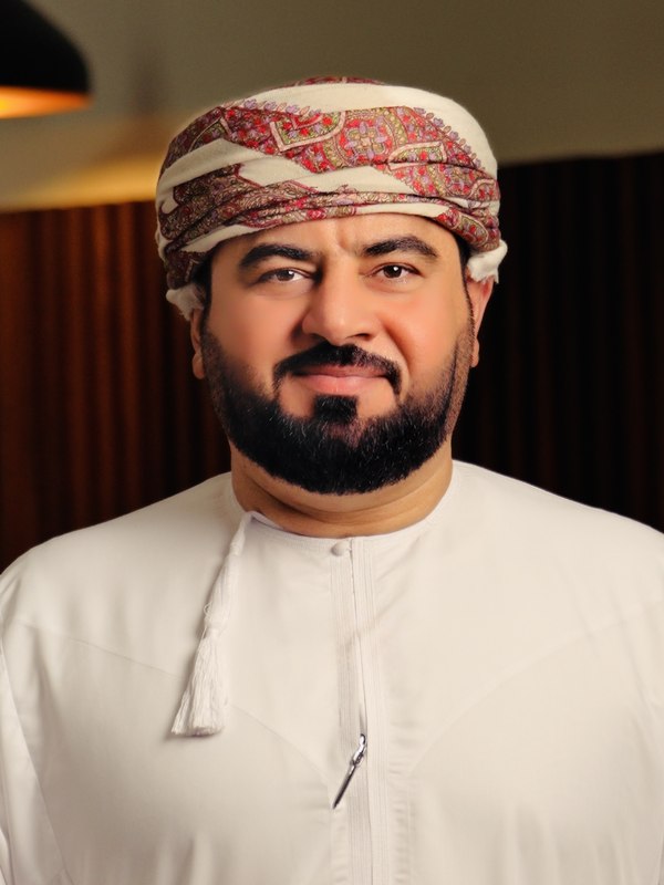 ناصر الشملي — أخصائي بصريات ومختص القرنية المخروطية والعدسات المتخصصة